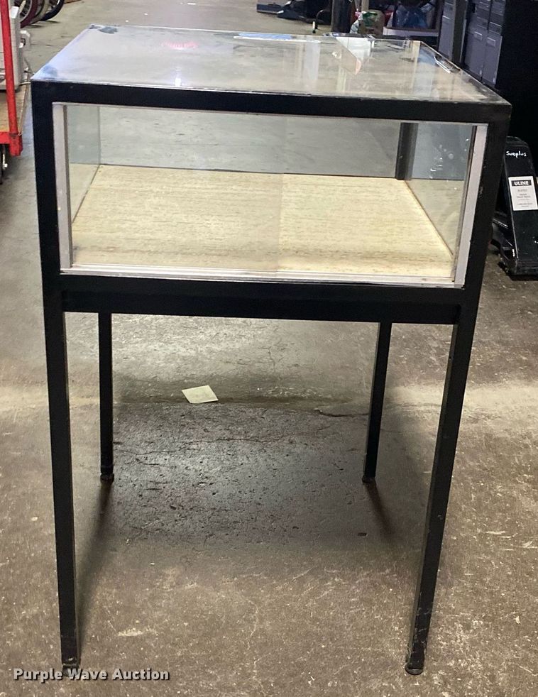 image for item KV9549 Glass display cabinet