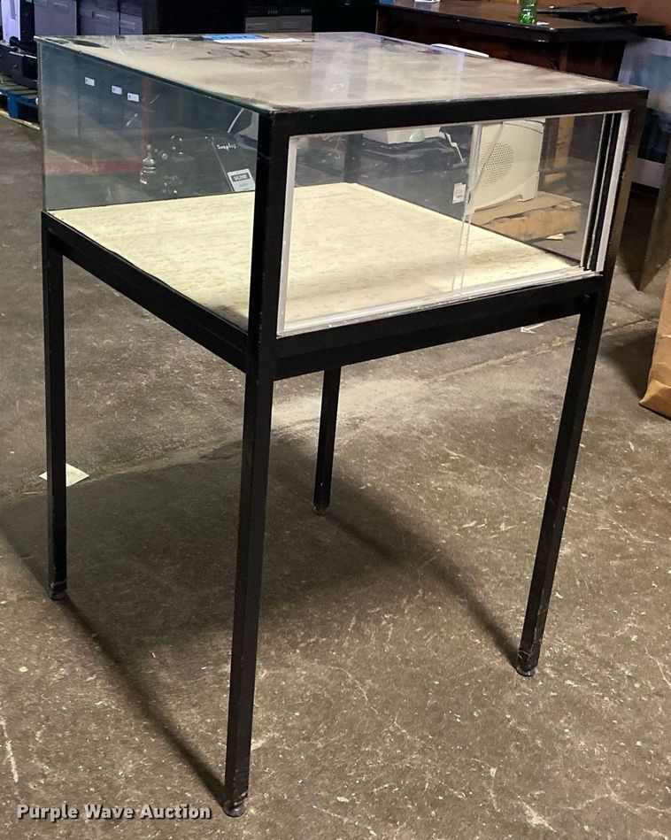 image for item KV9549 Glass display cabinet