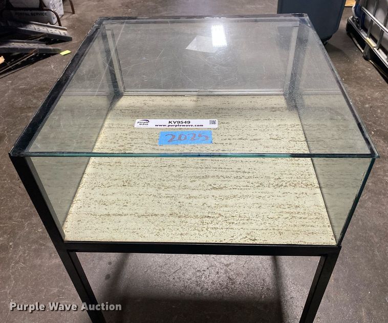 image for item KV9549 Glass display cabinet