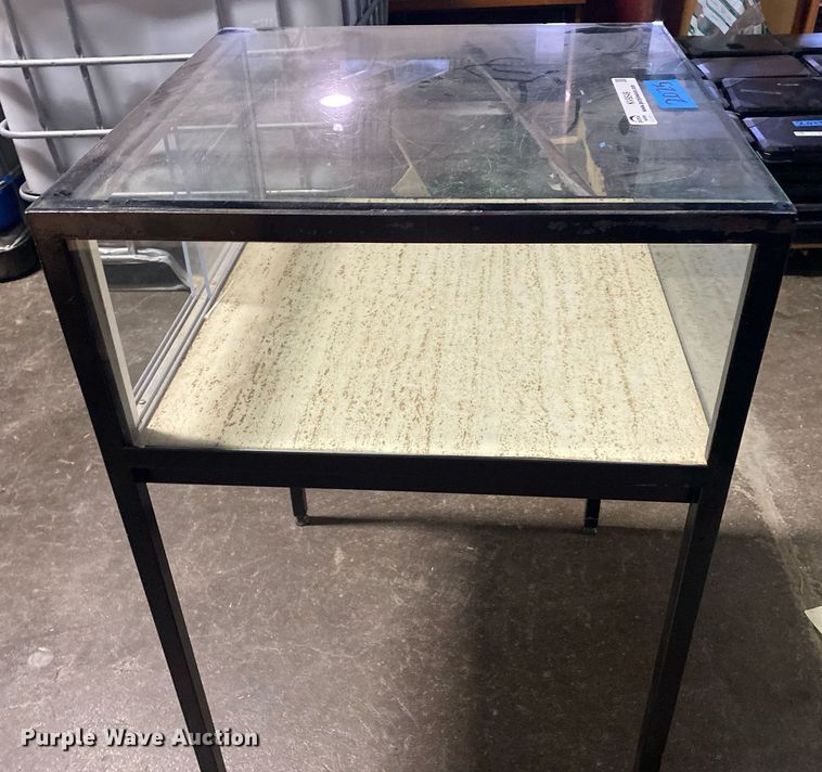 image for item KV9549 Glass display cabinet