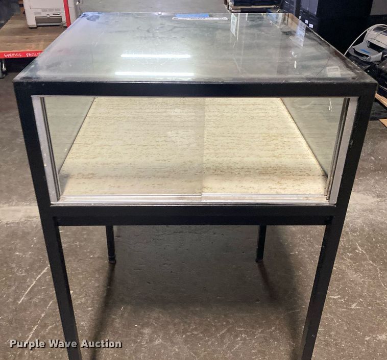 image for item KV9549 Glass display cabinet