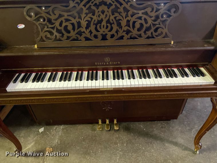 image for item KV9562 Story & Clark  piano