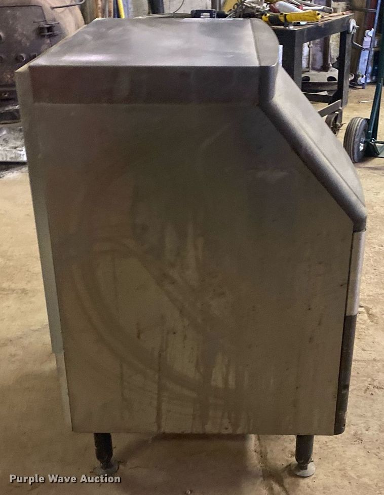 Manitowoc QY0134A ice machine in Pawnee, OK Item KV9572 sold Purple