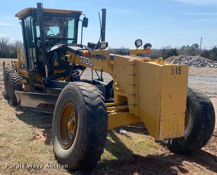 image for item KV9573 2007 John Deere 770D  motor grader