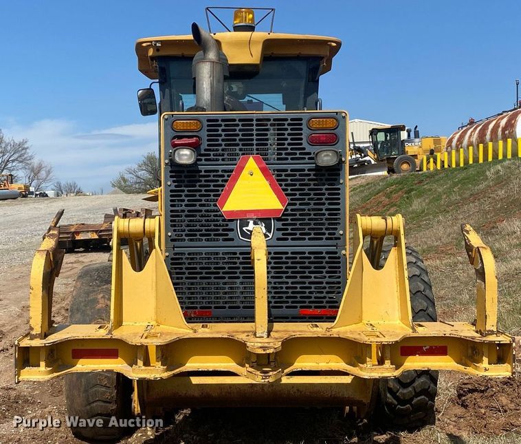 image for item KV9573 2007 John Deere 770D  motor grader