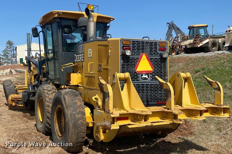 image for item KV9573 2007 John Deere 770D  motor grader