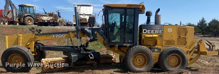 image for item KV9573 2007 John Deere 770D  motor grader