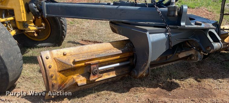 image for item KV9573 2007 John Deere 770D  motor grader