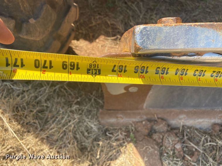 image for item KV9573 2007 John Deere 770D  motor grader