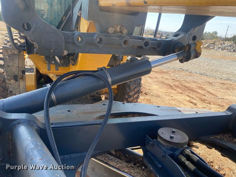 image for item KV9573 2007 John Deere 770D  motor grader