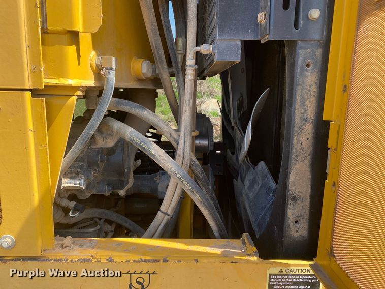 image for item KV9573 2007 John Deere 770D  motor grader