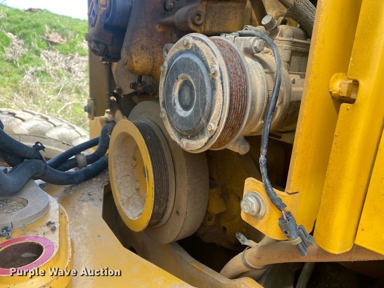 image for item KV9573 2007 John Deere 770D  motor grader