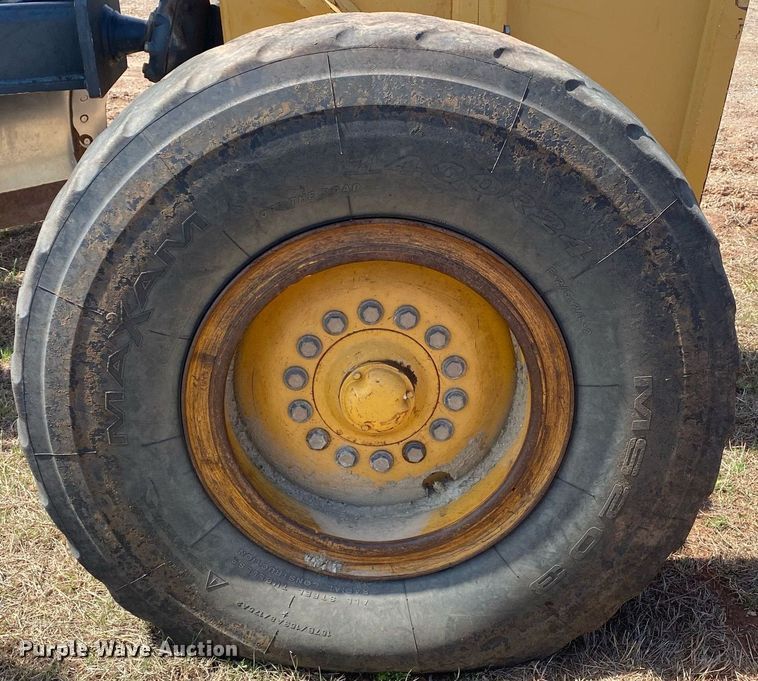 image for item KV9573 2007 John Deere 770D  motor grader