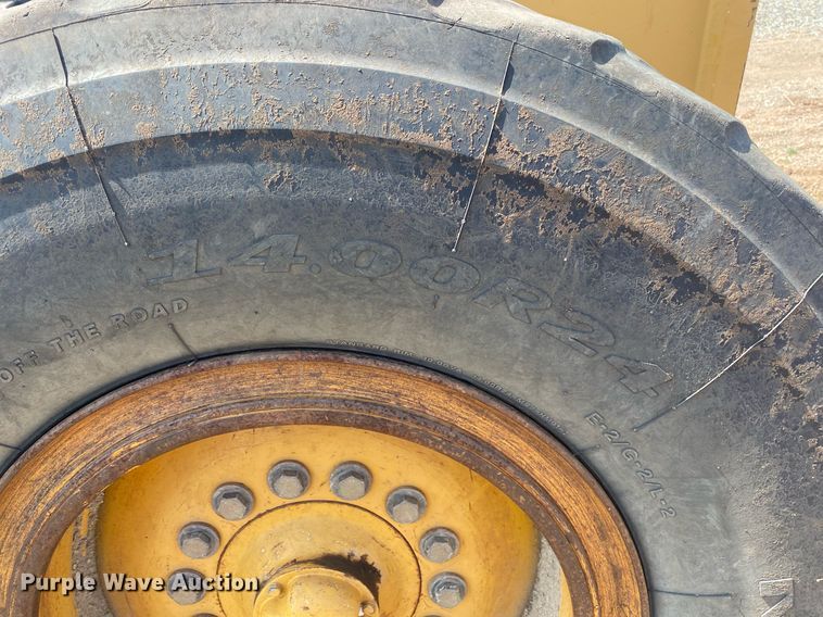 image for item KV9573 2007 John Deere 770D  motor grader