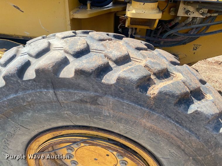 image for item KV9573 2007 John Deere 770D  motor grader