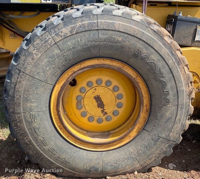 image for item KV9573 2007 John Deere 770D  motor grader