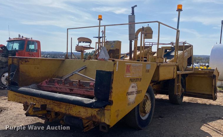 image for item KV9576 Buffalo Springfield K  chip spreader