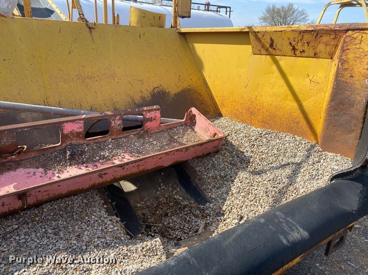 image for item KV9576 Buffalo Springfield K  chip spreader