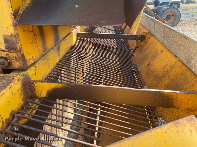 image for item KV9576 Buffalo Springfield K  chip spreader