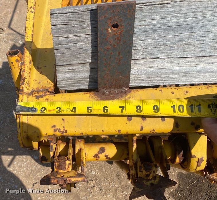 image for item KV9576 Buffalo Springfield K  chip spreader