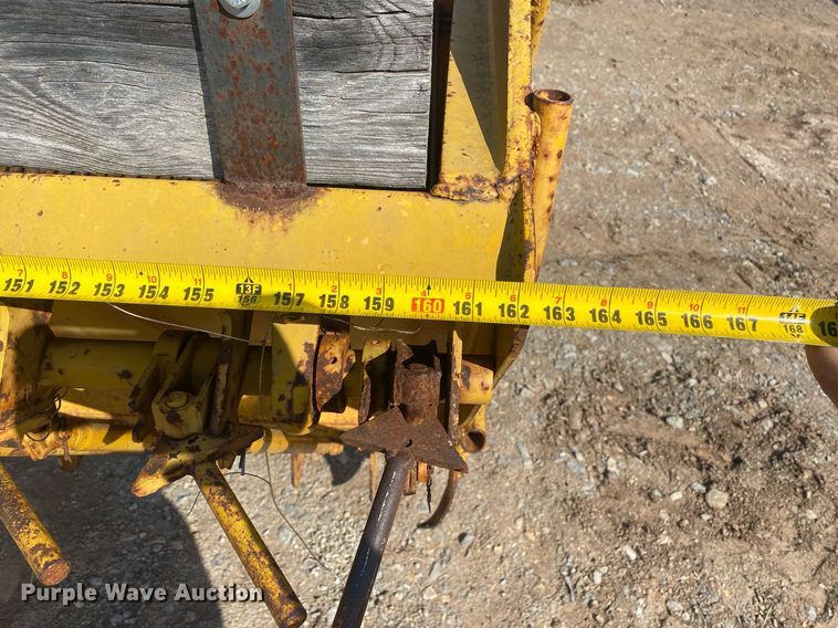 image for item KV9576 Buffalo Springfield K  chip spreader