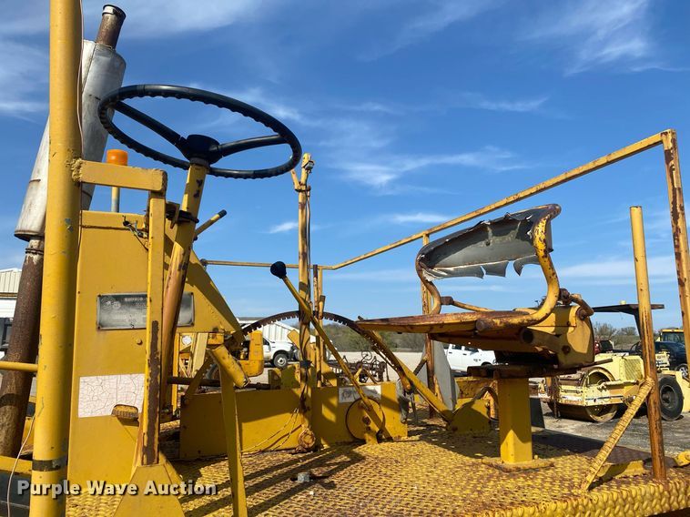 image for item KV9576 Buffalo Springfield K  chip spreader