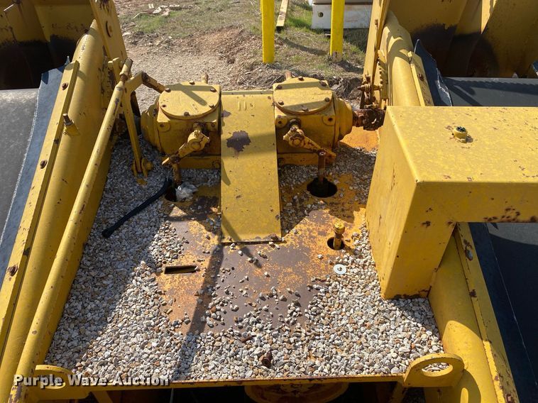 image for item KV9576 Buffalo Springfield K  chip spreader