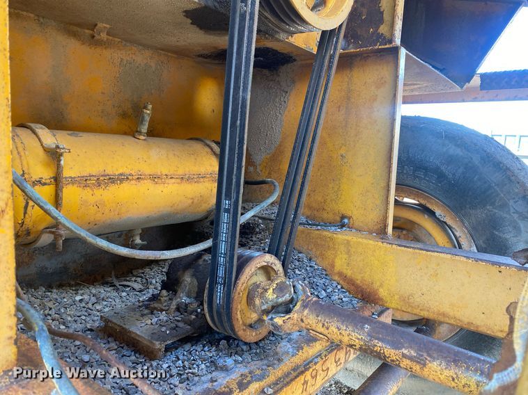 image for item KV9576 Buffalo Springfield K  chip spreader