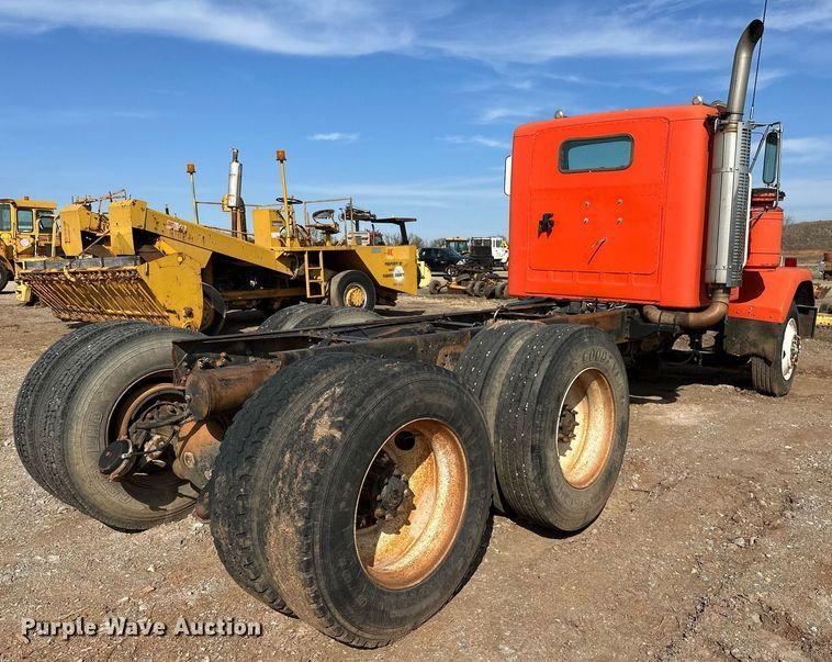 image for item KV9577 1987 GMC General  truck cab and chassis