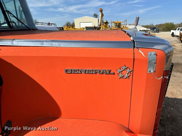 image for item KV9577 1987 GMC General  truck cab and chassis