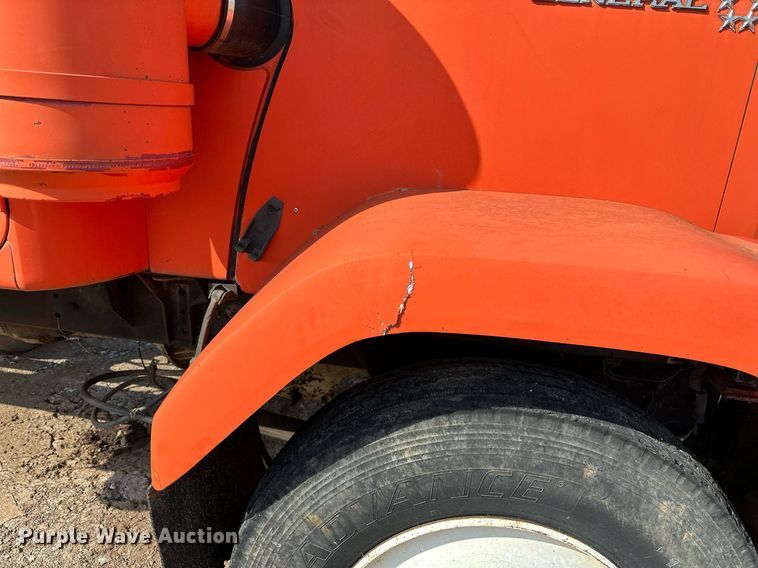 image for item KV9577 1987 GMC General  truck cab and chassis