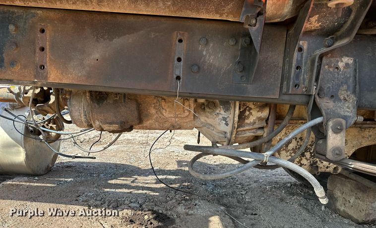 image for item KV9577 1987 GMC General  truck cab and chassis