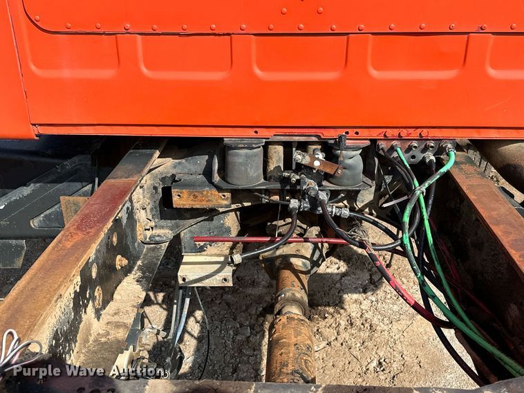 image for item KV9577 1987 GMC General  truck cab and chassis