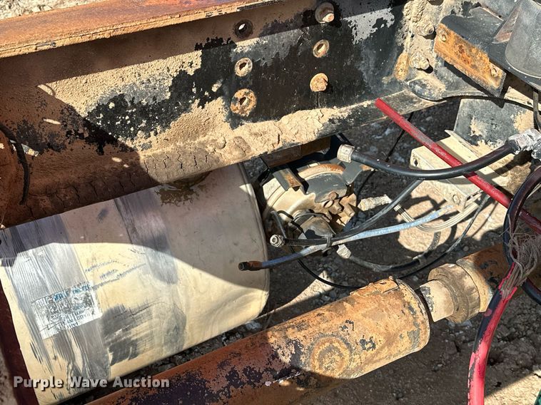 image for item KV9577 1987 GMC General  truck cab and chassis