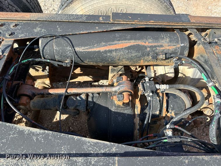 image for item KV9577 1987 GMC General  truck cab and chassis