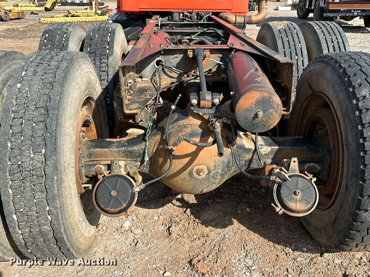 image for item KV9577 1987 GMC General  truck cab and chassis