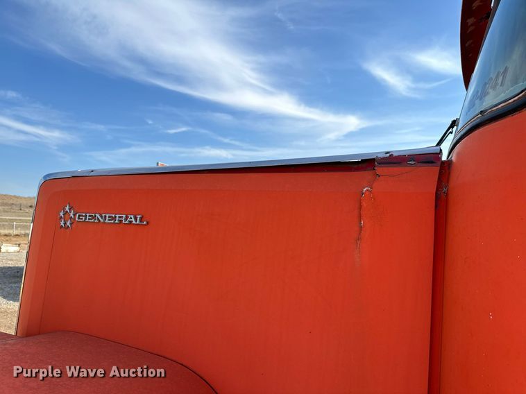 image for item KV9577 1987 GMC General  truck cab and chassis