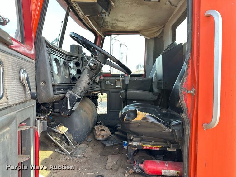 image for item KV9577 1987 GMC General  truck cab and chassis