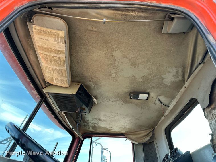 image for item KV9577 1987 GMC General  truck cab and chassis