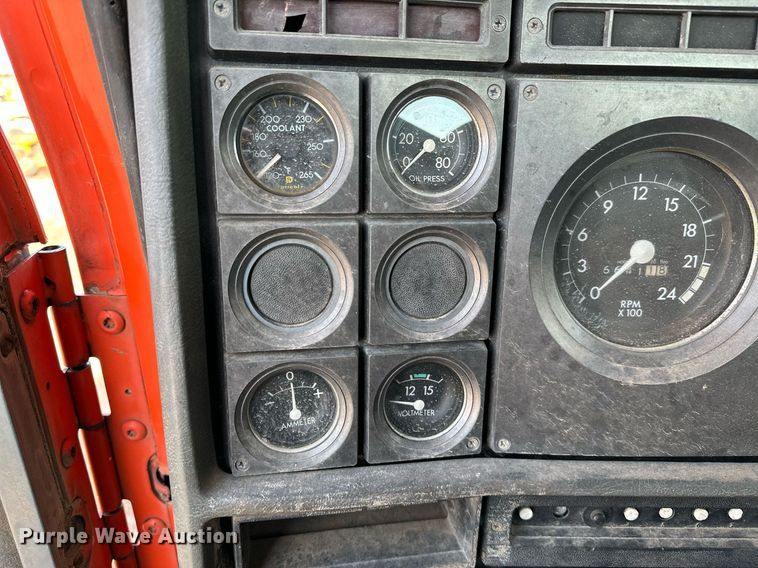 image for item KV9577 1987 GMC General  truck cab and chassis