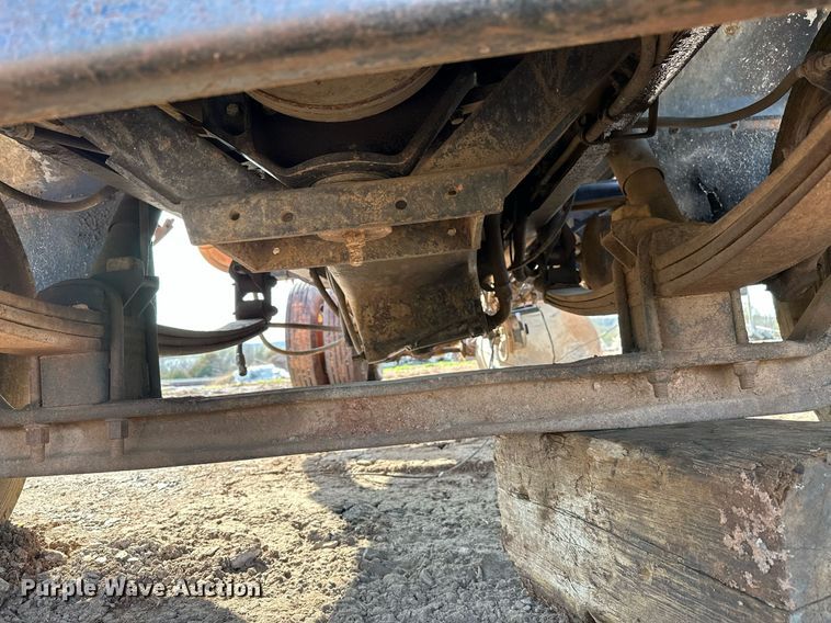 image for item KV9577 1987 GMC General  truck cab and chassis