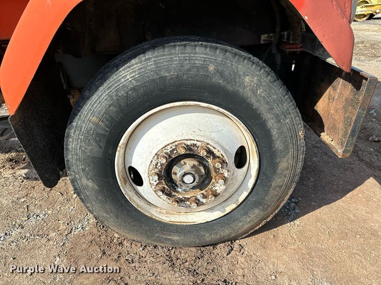 image for item KV9577 1987 GMC General  truck cab and chassis