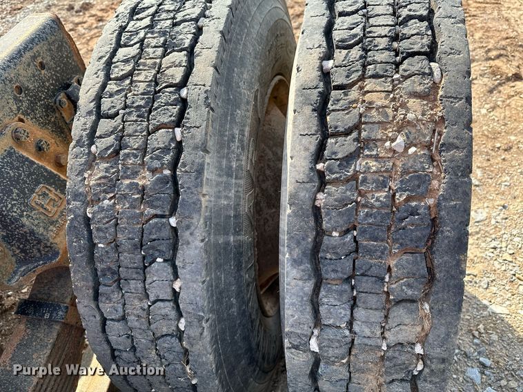 image for item KV9577 1987 GMC General  truck cab and chassis