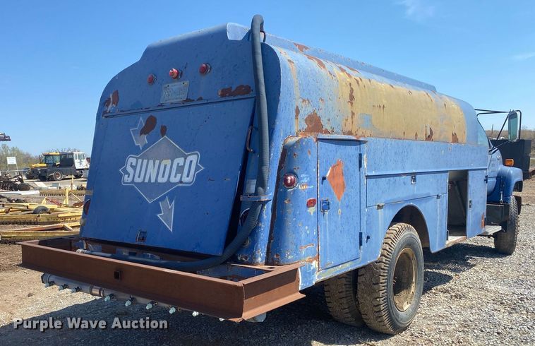 image for item KV9578 1990 Chevrolet C70  water truck