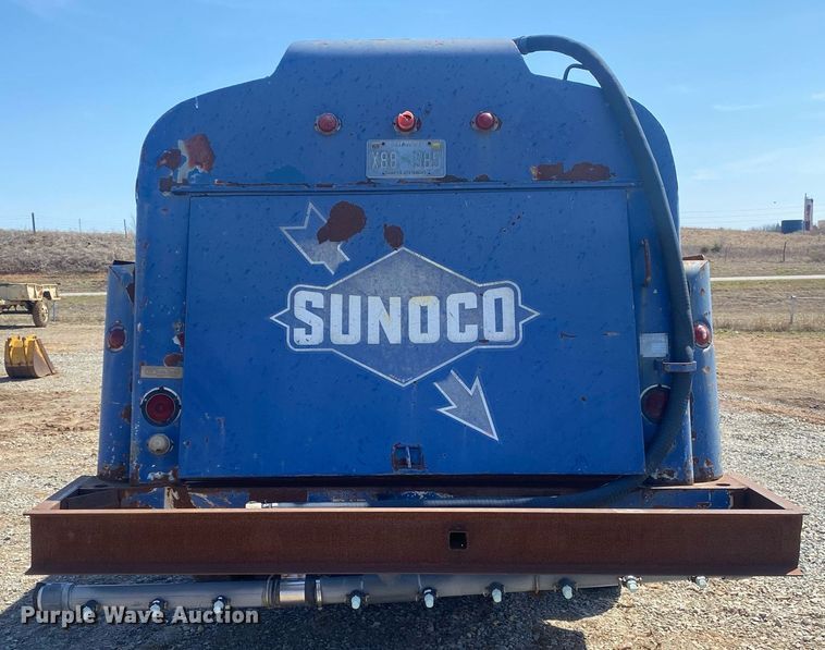 image for item KV9578 1990 Chevrolet C70  water truck