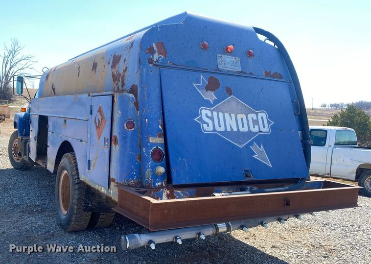 image for item KV9578 1990 Chevrolet C70  water truck