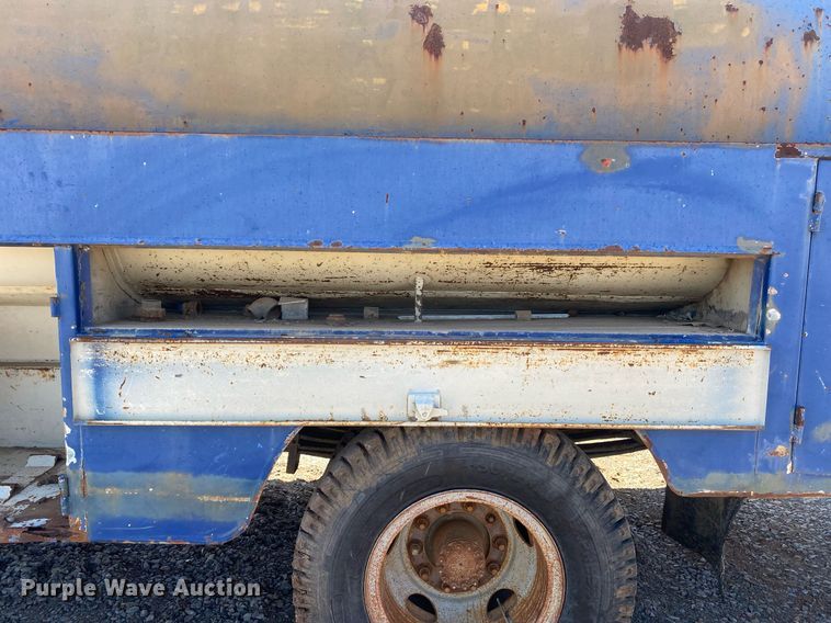 image for item KV9578 1990 Chevrolet C70  water truck