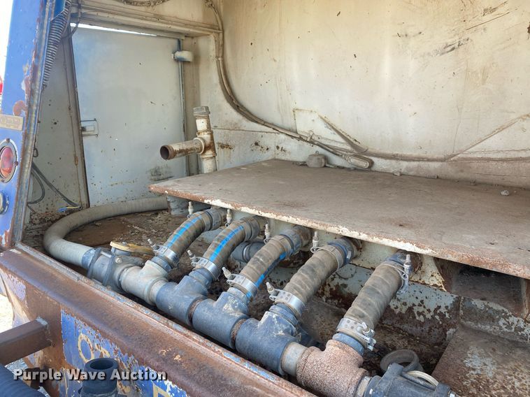 image for item KV9578 1990 Chevrolet C70  water truck