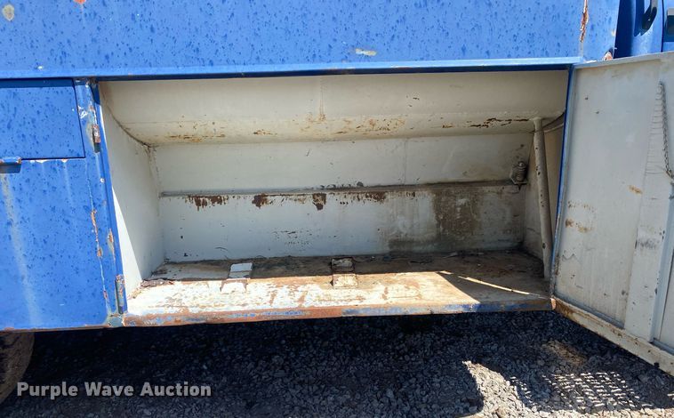 image for item KV9578 1990 Chevrolet C70  water truck