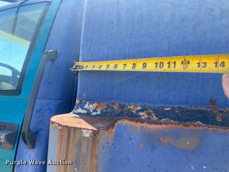 image for item KV9578 1990 Chevrolet C70  water truck